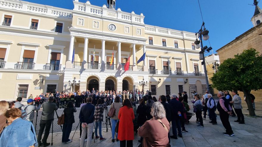 Ibarra aconseja a Mazón: "La Junta de Extremadura alquiló todas las casas vacías de Badajoz para los afectados por la riada de 1997 "