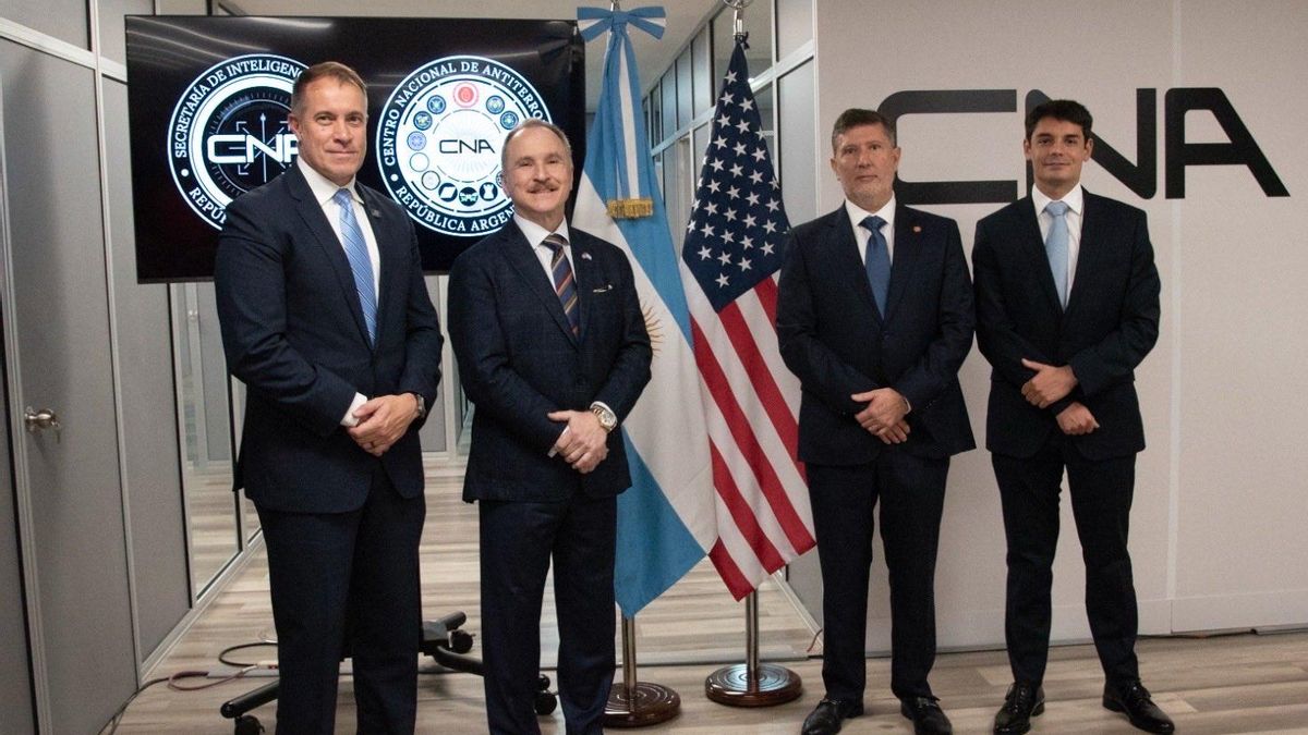 La SIDE toma impulso entre la visita de Peter Thiel y el nuevo protagonismo del "comisario político" de Santiago Caputo