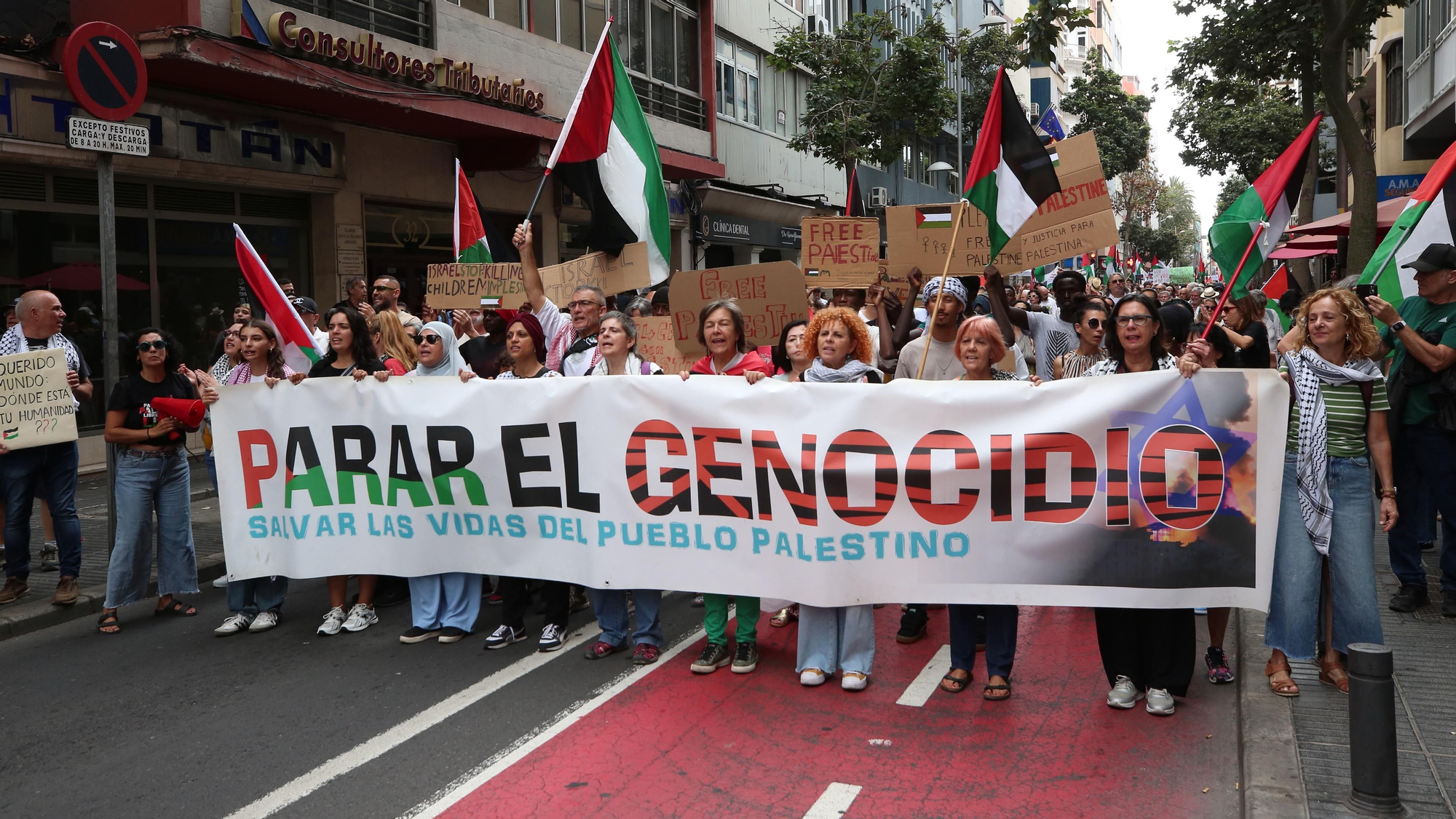 En imágenes || Manifestación en Gran Canaria en apoyo a Palestina