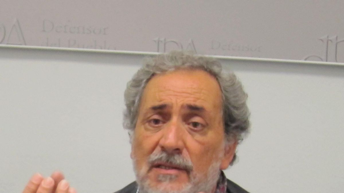Chamizo, que se declara "volcado" con un proyecto solidario, confirma que evaluará la posibilidad de entrar en política
