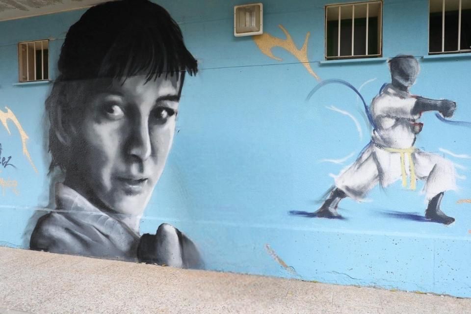 Mural dedicado a la karateka Sandra Sánchez
