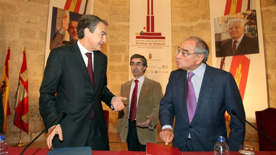 José Luis Rodríguez Zapatero (izquierda) y Rodolfo Martín Villa, en una imagen de archivo. / Miriam Chacón / ICAL