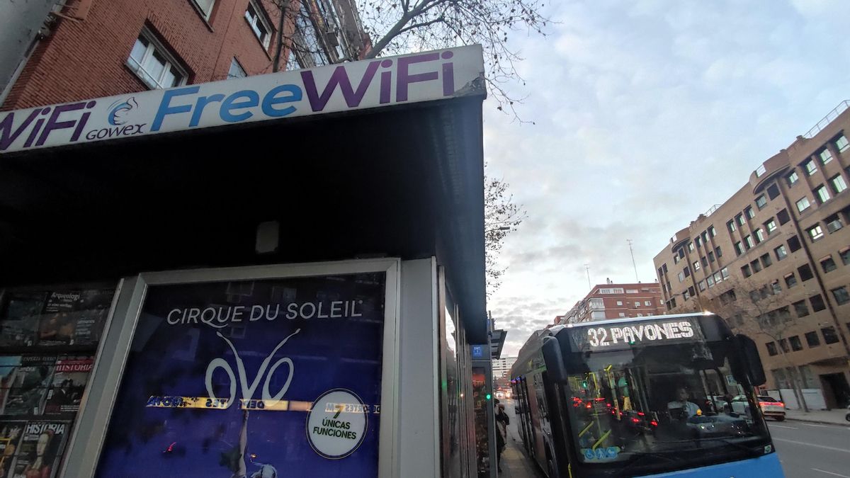 Vestigios urbanos de un fraude: Gowex, la empresa que prometió wifi gratis en todo Madrid y sigue en sus quioscos