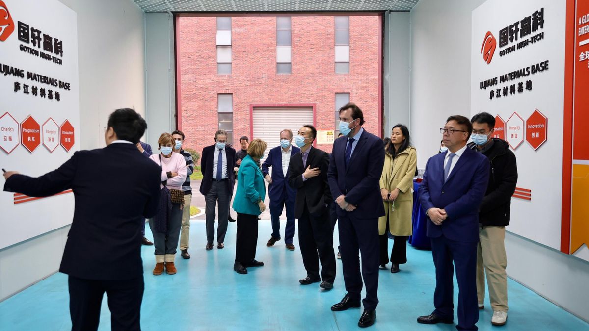 Puente visita en China la planta de Gotion, fabricante de baterías que planea invertir 5.000 millones en Valladolid