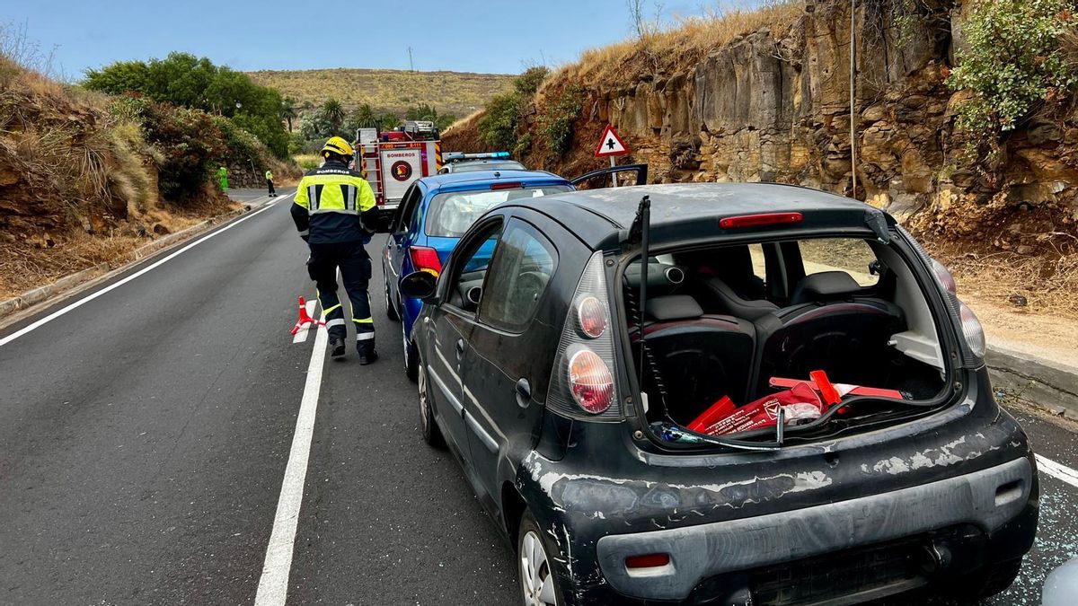 Imagen de  la colisión múltiple en la carrera LP-3, en el municipio de Breña Alta.