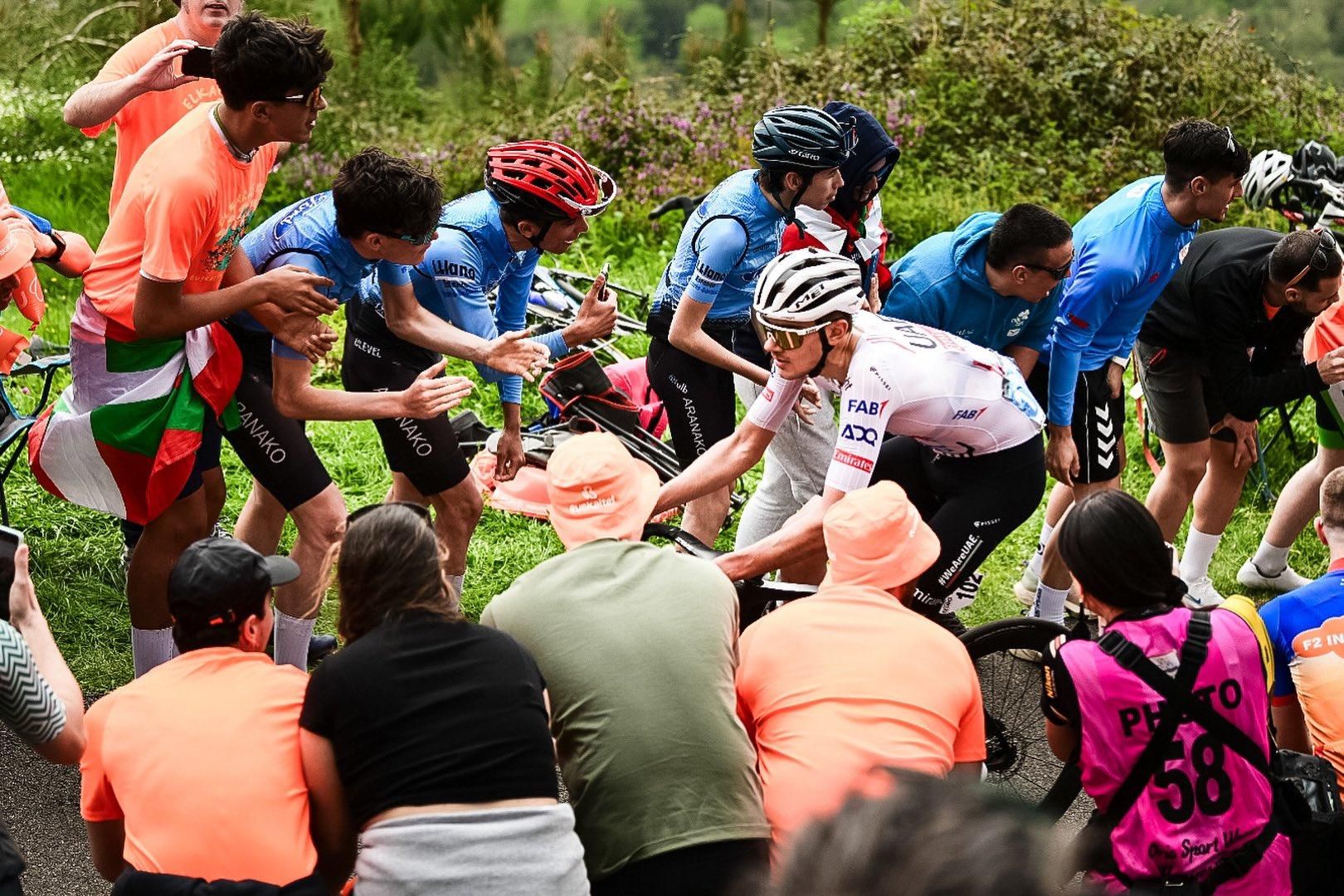 Una de las subidas de la última etapa de la carrera