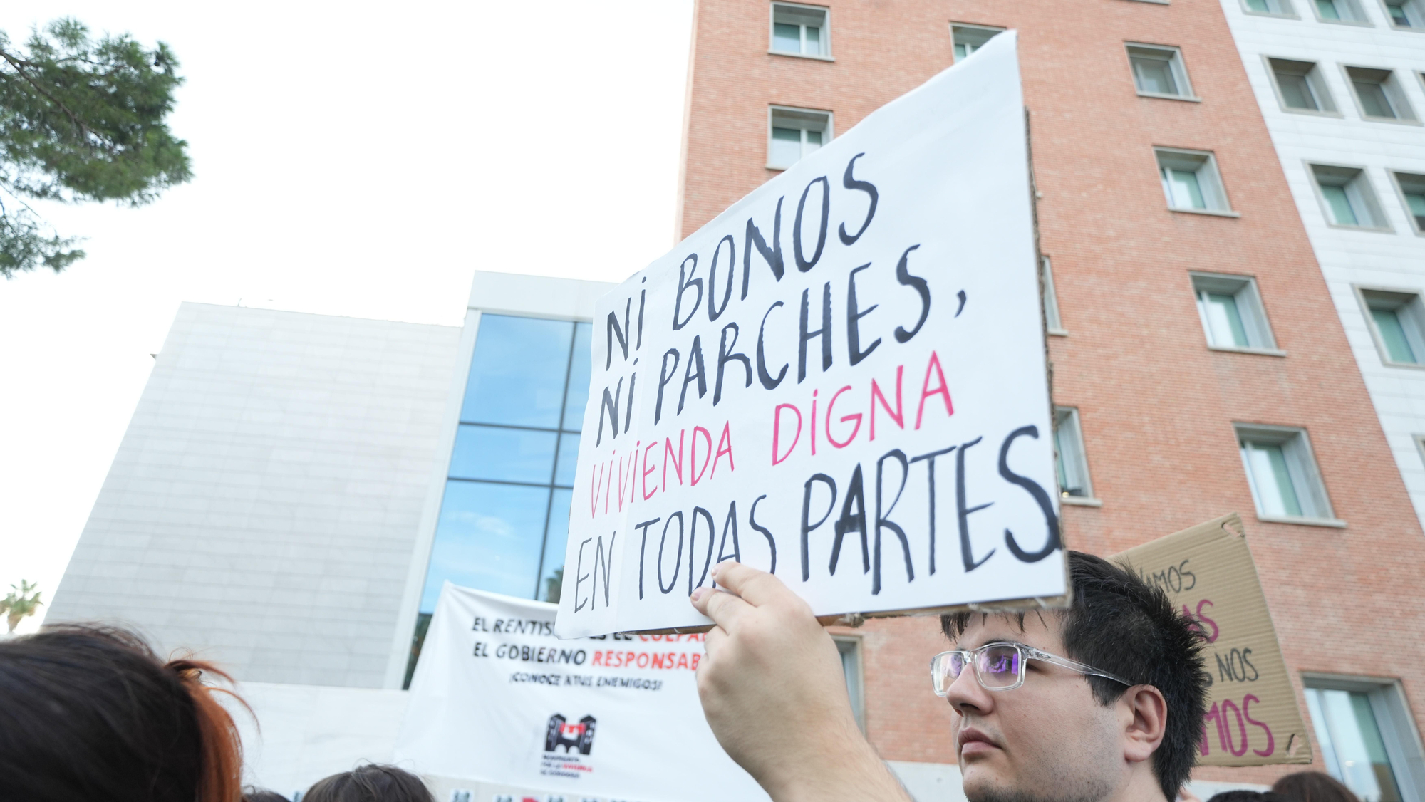 Concentración en Córdoba por la vivienda tras el desahucio de Maricarmen