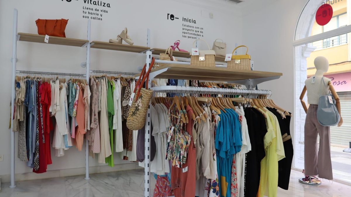 El proyecto textil de inserción de Cáritas se desarrolla a nivel estatal, donde existen casi 200 tiendas de Moda Re