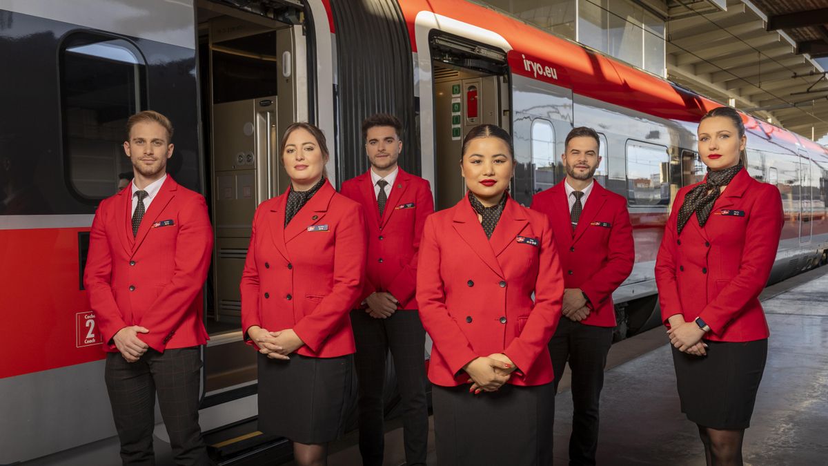 Tripulación de un tren iryo.
