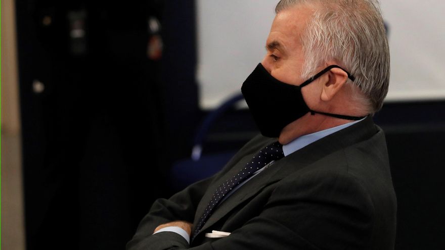 El juicio a Luis Bárcenas por la caja "b" del PP se reanuda este lunes con su declaración como acusado, cuyo contenido ya ha ido anticipando con sus revelaciones en otras causas que afectan al PP (Púnica y Kitchen). EFE/Juan Carlos Hidalgo/Archivo