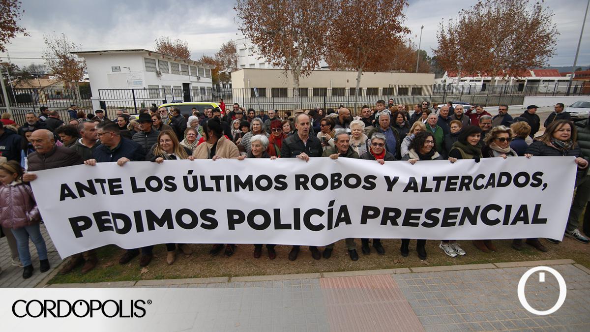 Una marcha a pie denuncia la falta de presencia policial en Alcolea