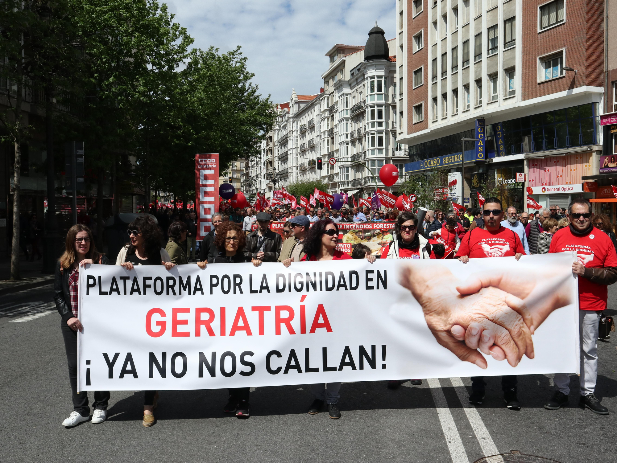 Manifestación en Santander del Primero de Mayo. | ANDRÉS HERMOSA