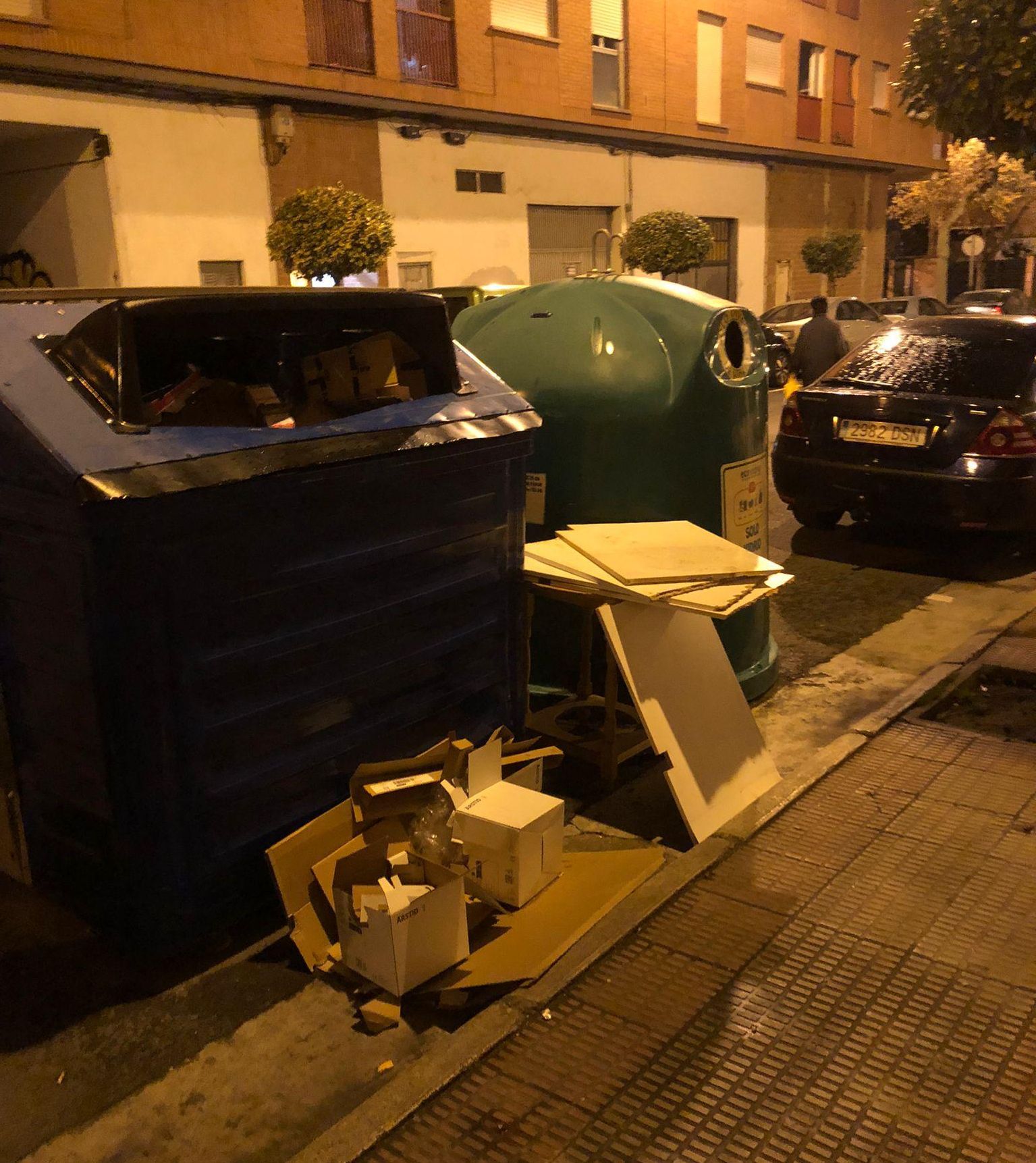 Por La Rioja denuncia la suciedad en Logroño