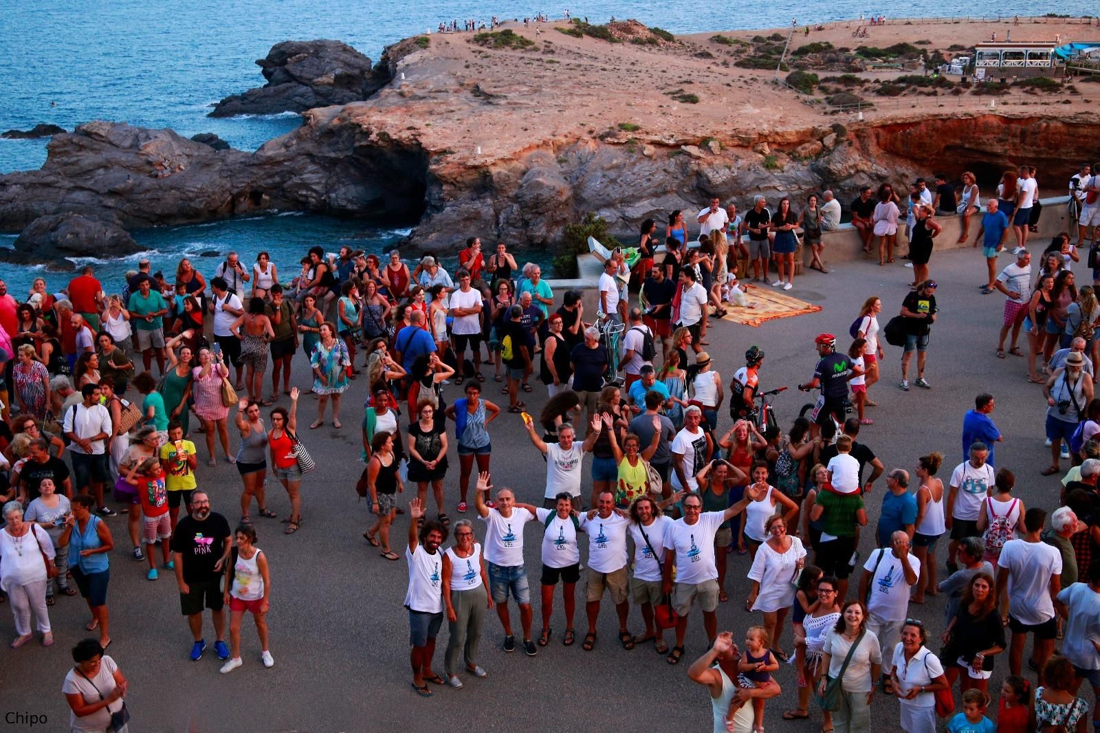 Abrazo al faro de Cabo de Palos / Chipo