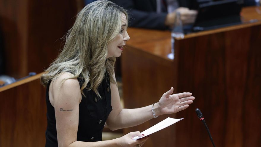La portavoz del PSOE en la Asamblea, Mar Espinar interviene este jueves durante el pleno de la Asamblea de Madrid celebrado este jueves. EFE/ Mariscal
