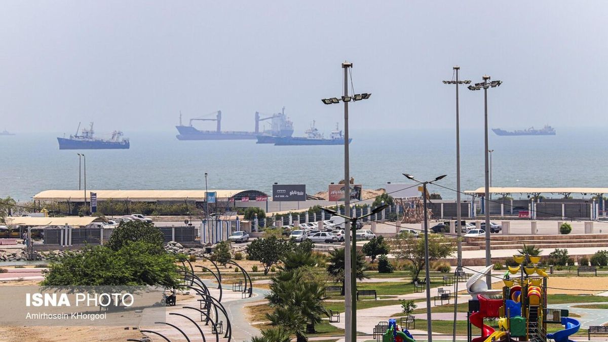 EEUU bombardea de nuevo Irán tras declarar Teherán el cierre del estrecho Ormuz y atacar un barco en el paso marítimo