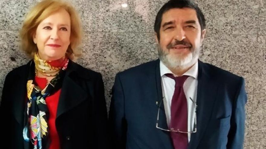 Pilar Fernández Ampudia gerente de Atención Primaria del Bierzo y Manuel Mitadiel, del Sacyl.