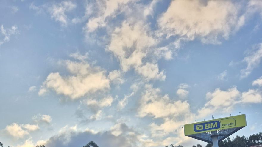 Autobús calcinado en Castro Urdiales