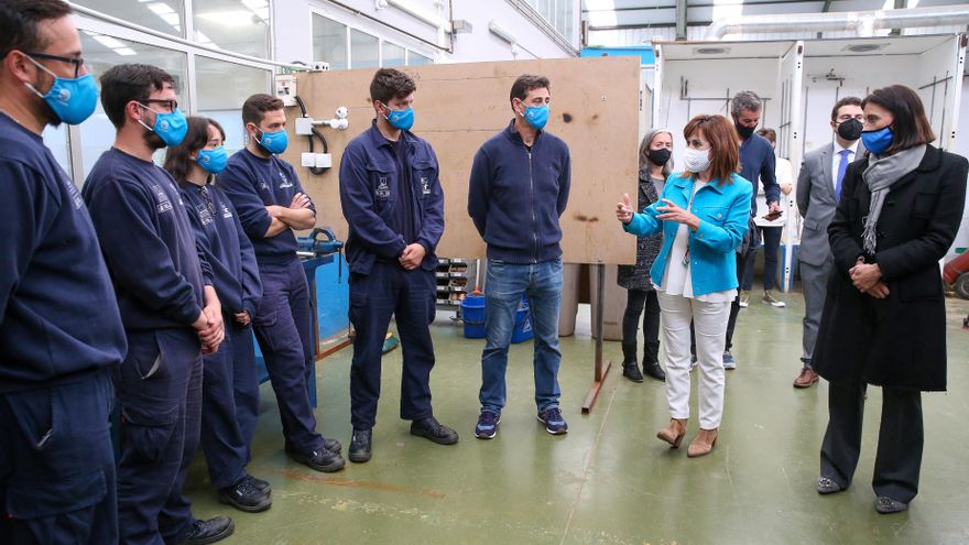 La Consejera de Empleo y Políticas Sociales, Ana Belén Álvarez, y la Alcaldesa de Santander, Gema Igual, visitan la Escuela Taller de Santander ‘Servicios y Medioambiente 2020’.