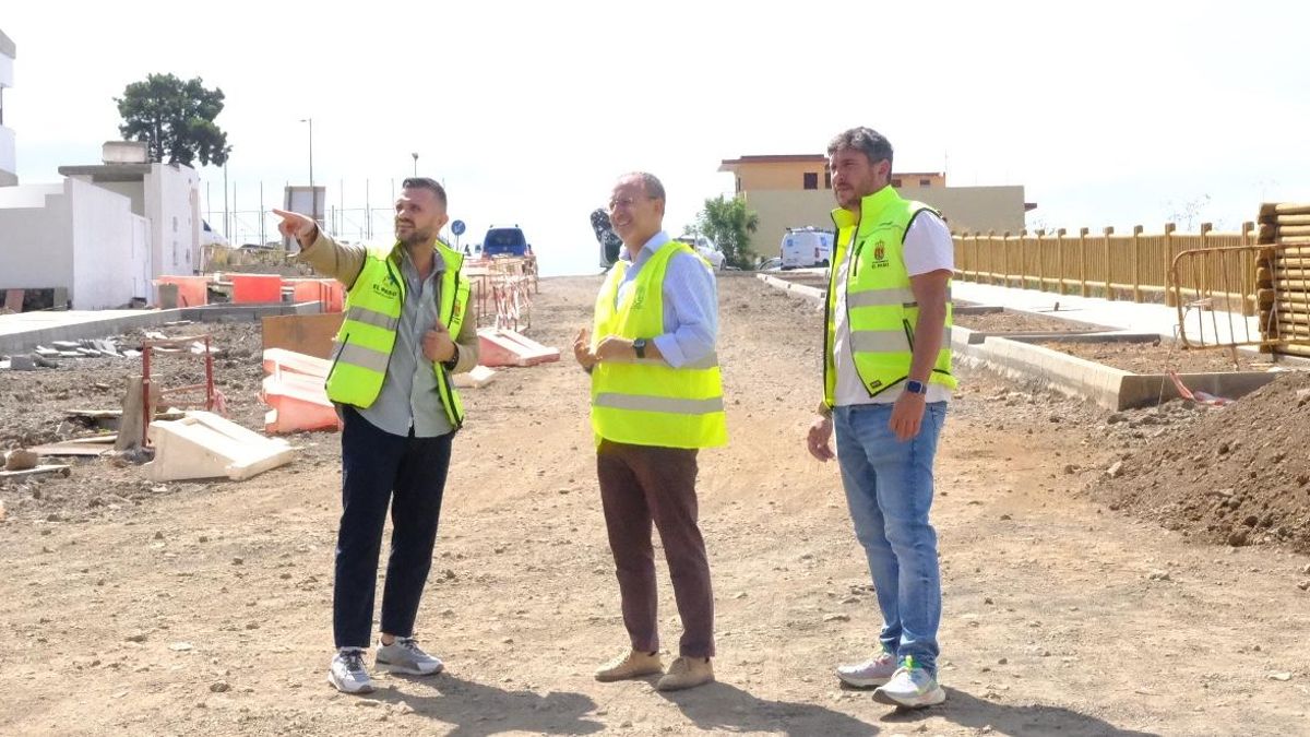 El alcalde, Eloy Martín, y el presidente del Cabildo, Sergio Rodríguez, han visitado la zona para supervisar la evolución de las obras.