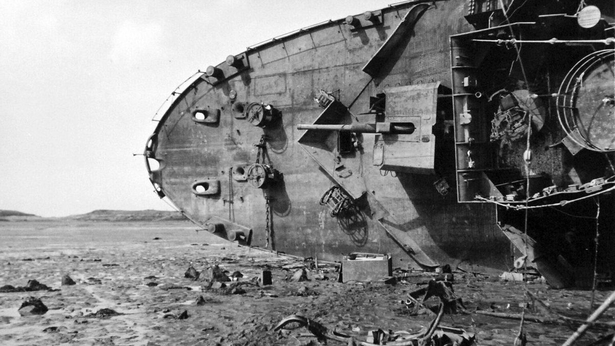 De vez en cuando van apareciendo barcos nazis en algunos ríos europeos