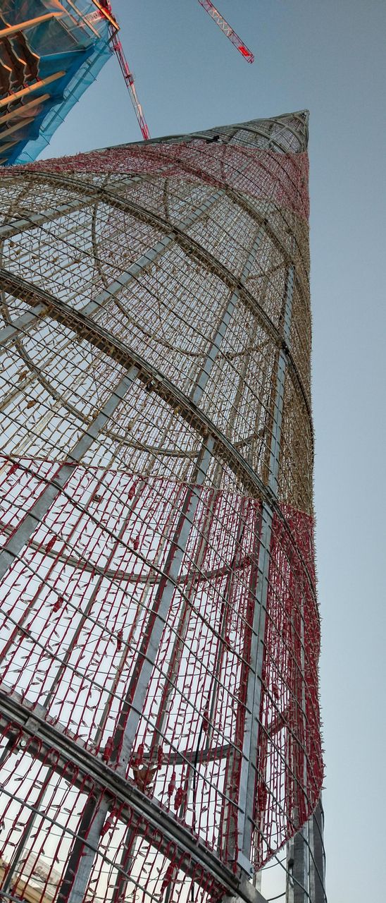 Vista del árbol de Navidad de la plaza de Colón