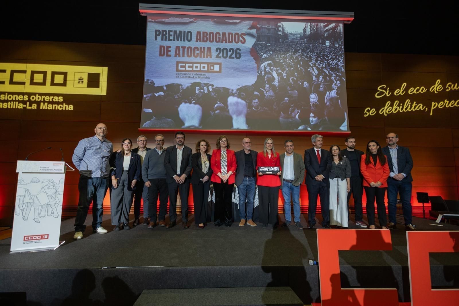 Foto de familia en la entrega del Premio Abogados de Atocha 2026 en Toledo
