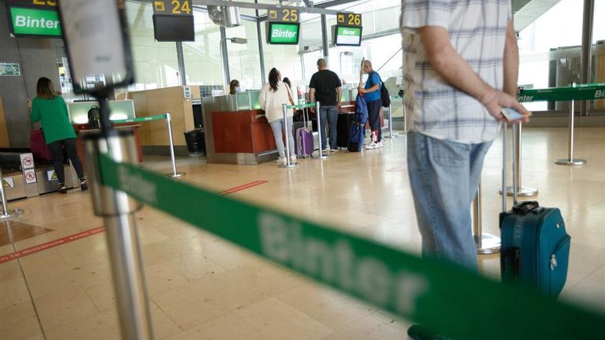 El Gobierno de Canarias impone el test negativo de COVID para entrar en las Islas