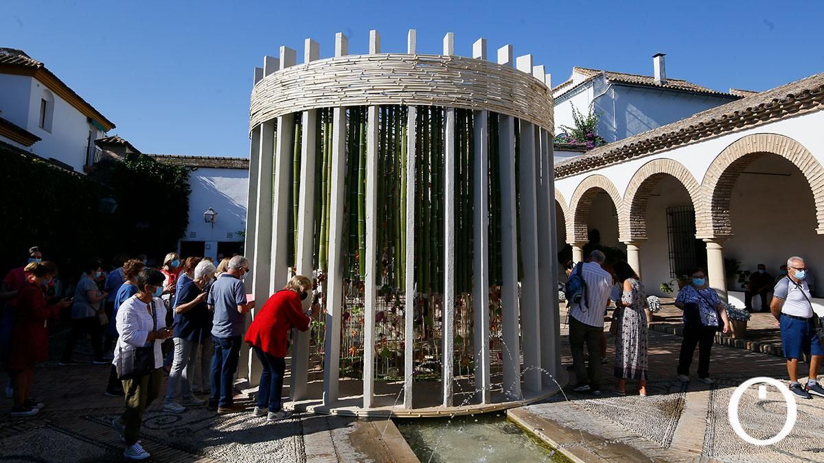 Instalación de Flora 2021 en el Palacio de Viana