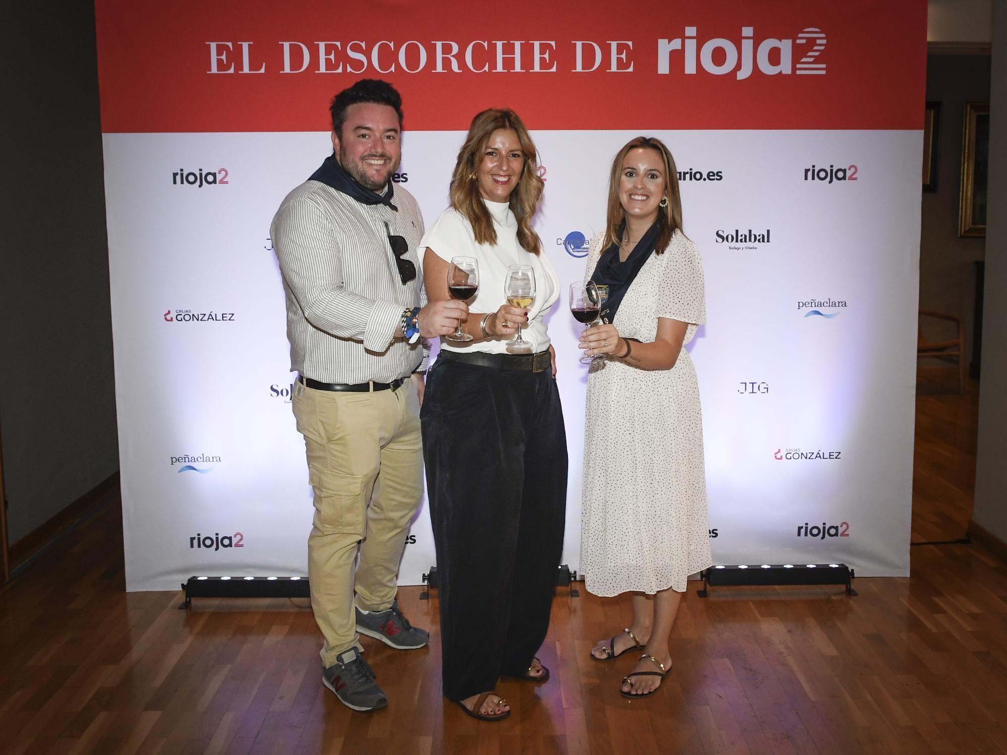 Los concejales de Logroño, Íñigo López-Araquistain y Laura Lázaro con Olivia García, directora de Rioja2