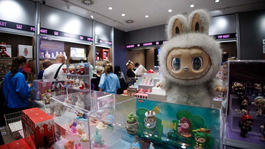 Dentro del mercado clandestino de los Labubu falsos: cómo China ha convertido un muñeco en interés nacional