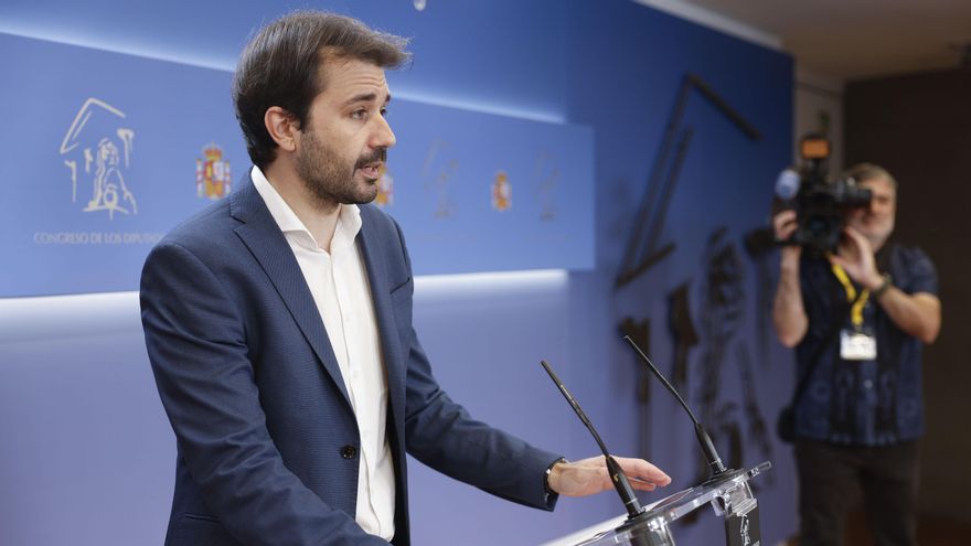 El diputado de Podemos Javier Sánchez Serna, durante la rueda de prensa que ofreció este martes en el Congreso, que celebra reunión de la Mesa y de la Junta de Portavoces. EFE/ Mariscal