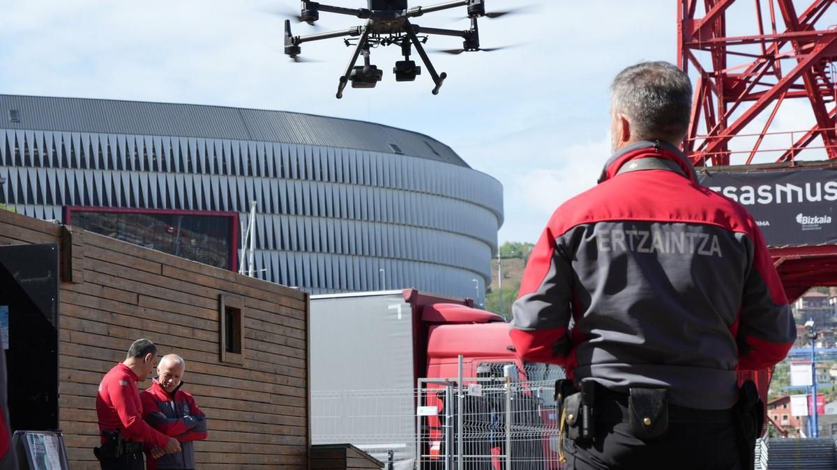 La Ertzaintza tiene ya diez drones en su flota y los usa para detectar droga, para seguimientos o para rescates