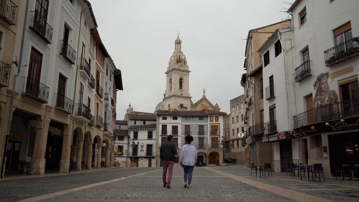 'Seràs per sempre': un documental sigue los pasos de la biografía de un Estellés que “no se acaba nunca”