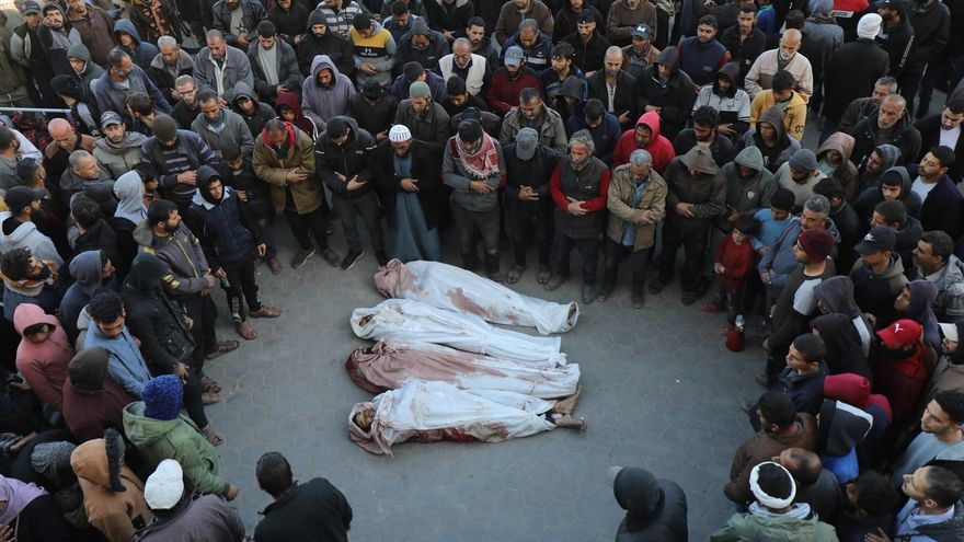 Qué sabemos de "la masacre de la harina" en la que murieron más de cien gazatíes tras los disparos de las tropas de Israel