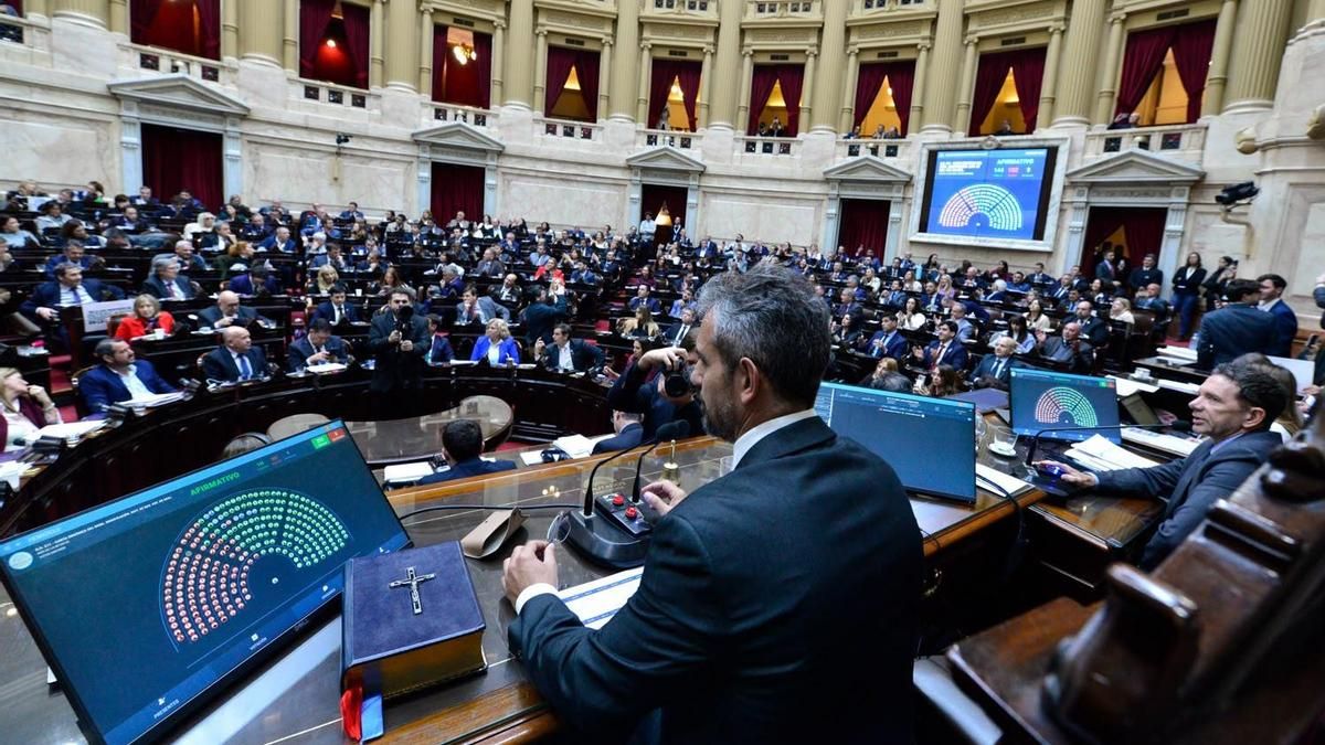 El Gobierno consiguió luz verde para girar al Senado tres proyectos clave.