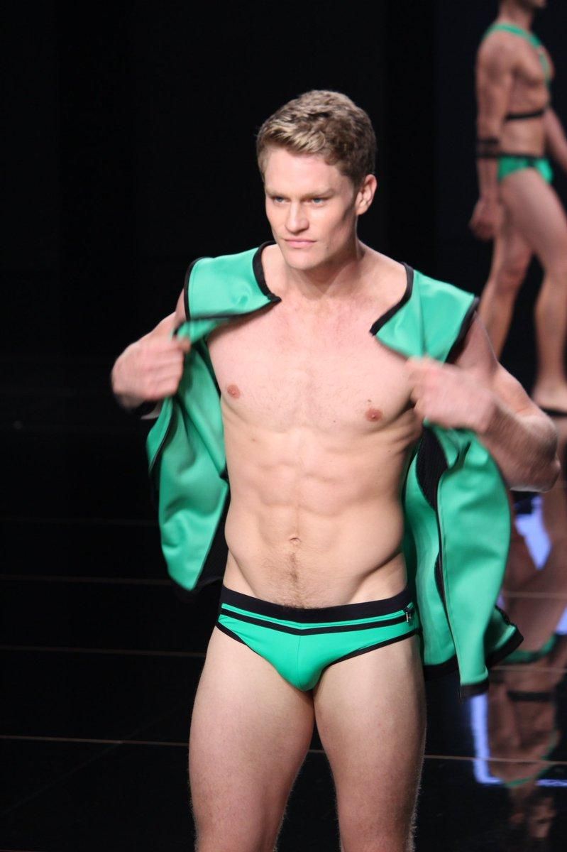 Román Peralta con su colección de hombre 'C.O.D.E'