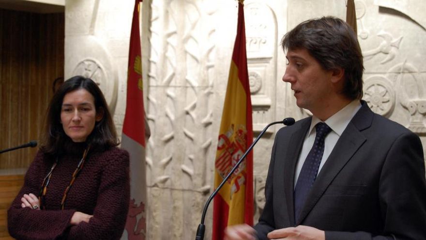 Anuncio en el año 2010 de un Centro Nacional de Fotografía en Soria: Ángeles González-Sinde y Carlos Martínez