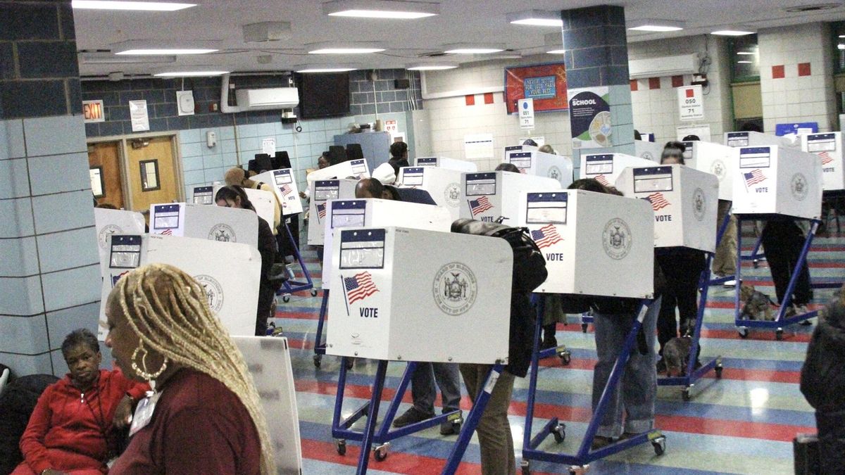 Hacer cola para votar y otras noticias desde Estados Unidos