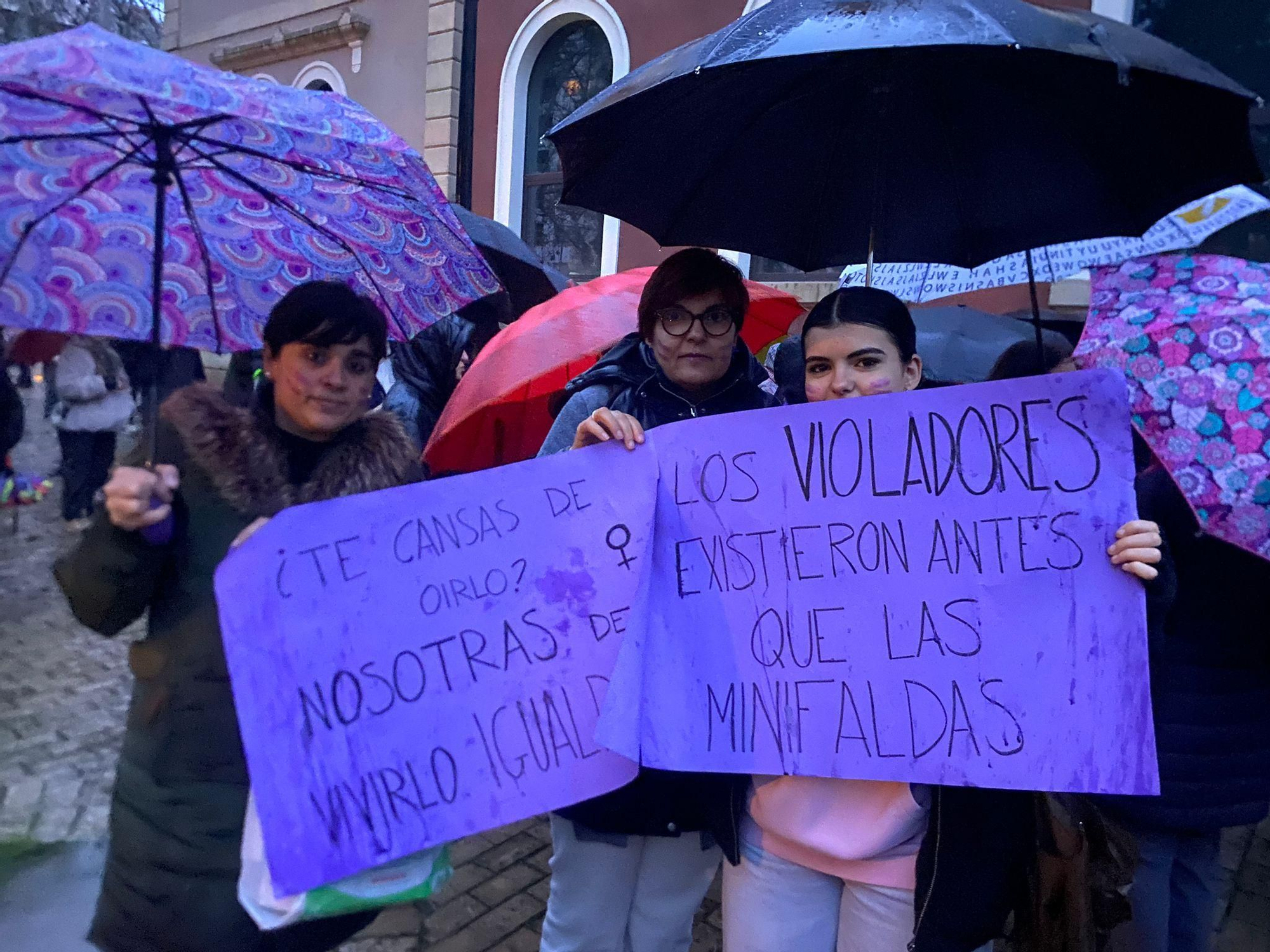 Las imágenes del 8M en Logroño: la fuerza del feminismo venció a la lluvia