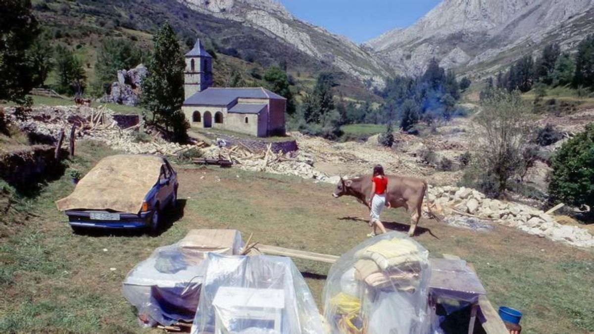 Valle de Riaño en 1985, dos años antes de ser inundado por el embalse.