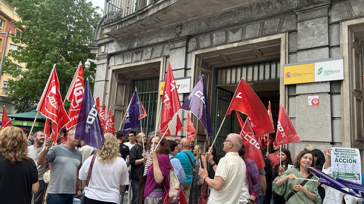 Trabajadores de la Seguridad Social reclaman en Santander un 20% más de personal y la jornada de 35 horas
