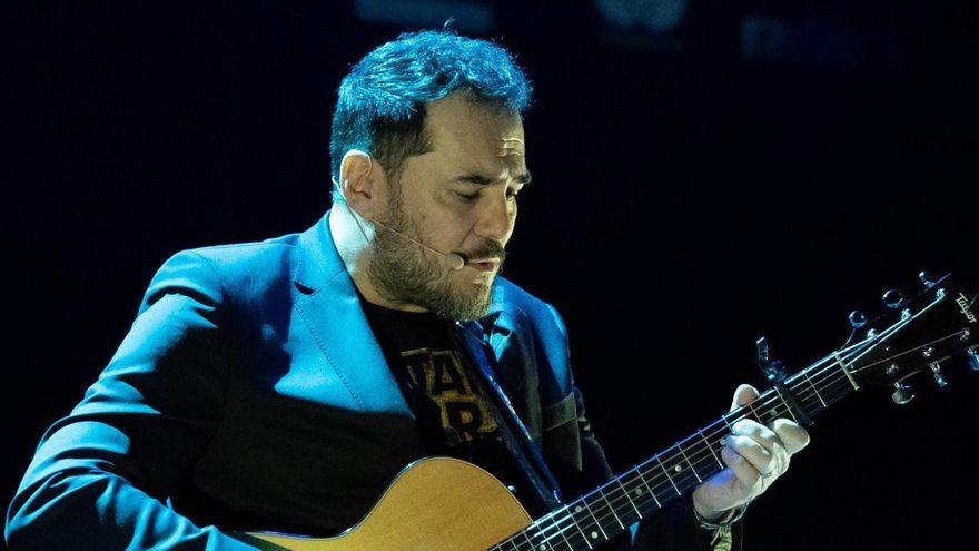Ismael Serrano ensancha el corazón en un concierto con recuerdo a Gaza y Ucrania y mensaje para Feijóo