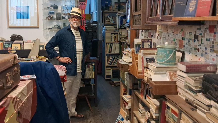 Paco Roales, director de la Feria del Libro Viejo de Santander.