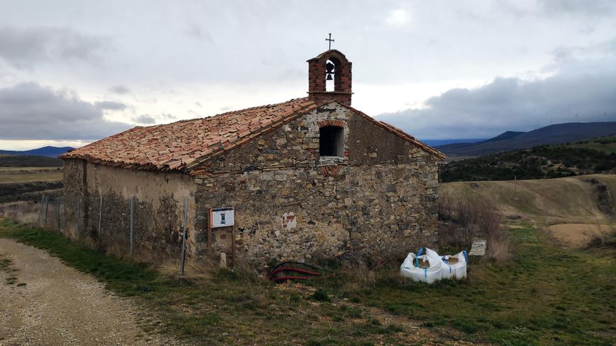 Vista de la ermita de San Roque, en Valdelagua del Cerro