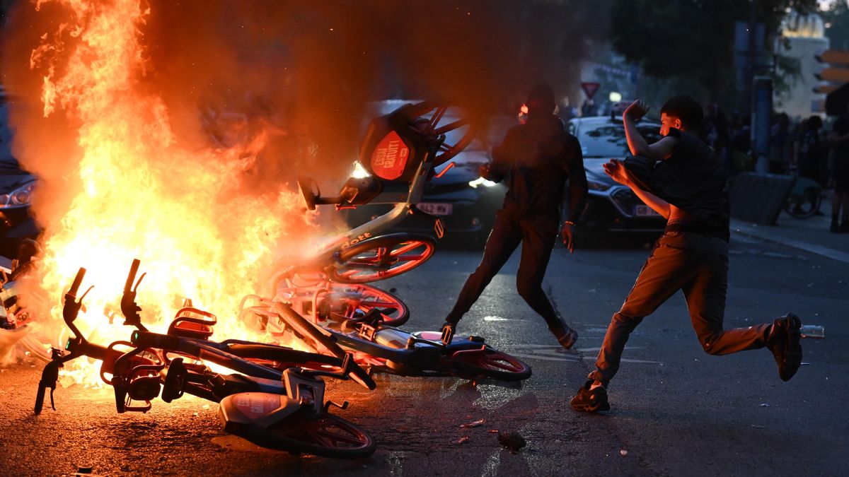 Un muerto y más de 780 detenidos en los disturbios en Francia durante las celebraciones por la victoria del PSG