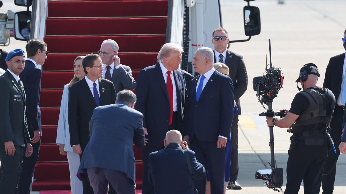 Trump llega a Oriente Medio el día clave del acuerdo en Gaza a la espera de la liberación de los rehenes