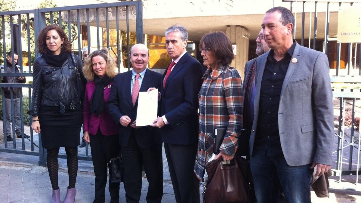 La oposición recurre ante el TC la reforma local por ser un ataque a la democracia y a la autonomía municipal