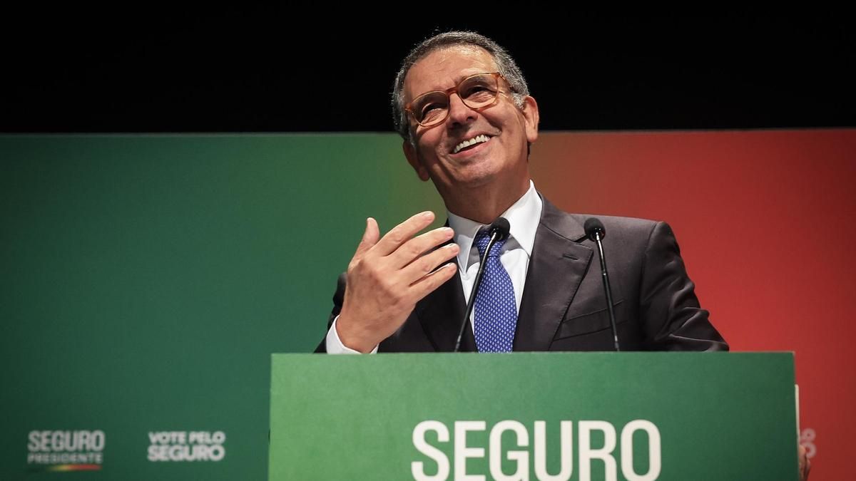 El socialista Seguro arrasa al ultra Ventura en las presidenciales de Portugal, según los sondeos
