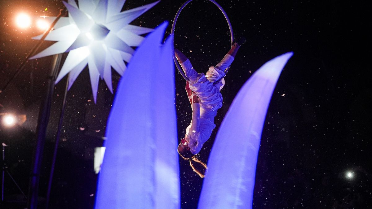 La Plaza de España acogerá el espectáculo de ballet aéreo ‘Luz de Navidad’